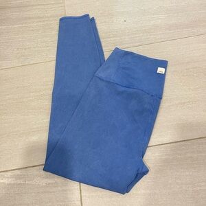 NWOT VUORI washed studio leggings blue size medium 25” inseam